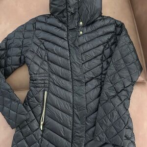 Elegant Black Quilted Puffer Jacket